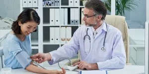 Batch vs Hybrid Eligibility_ Best for Urgent Care EHRs_01